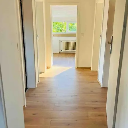 Frisch Renovierte Mit Balkon, Welden,ruhig