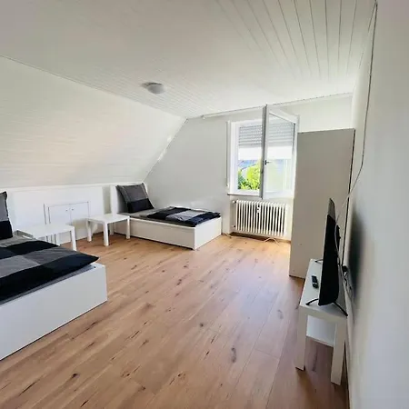 Frisch Renovierte Mit Balkon, Welden,ruhig * Welden