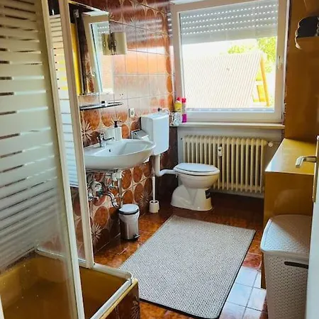 Frisch Renovierte Mit Balkon, Welden,ruhig Welden