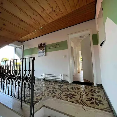 Frisch Renovierte Mit Balkon, Welden,ruhig